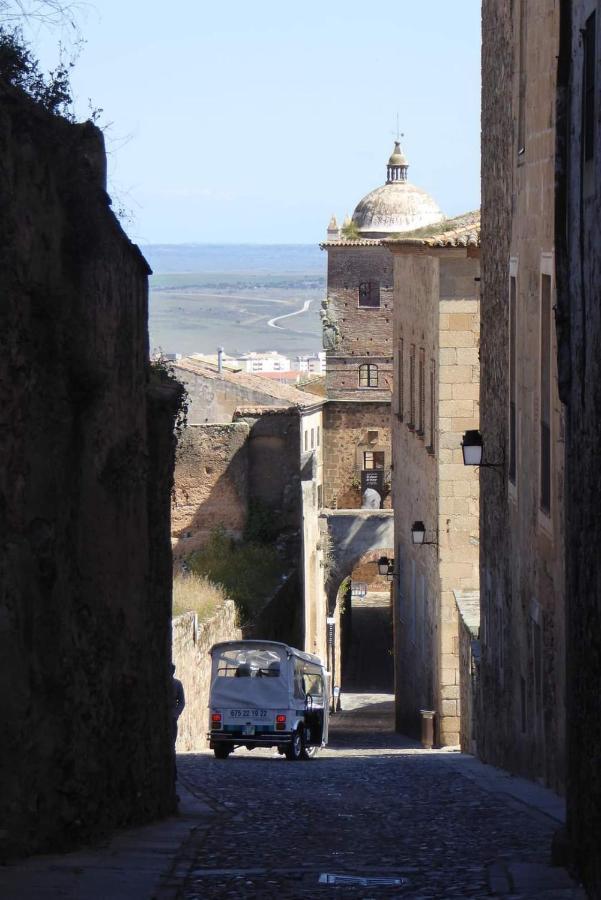 Rcbcaleros Appartement Caces Buitenkant foto